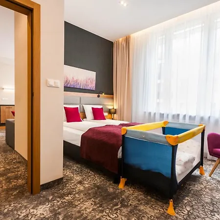 K4 Aparthotel Kraków-3
